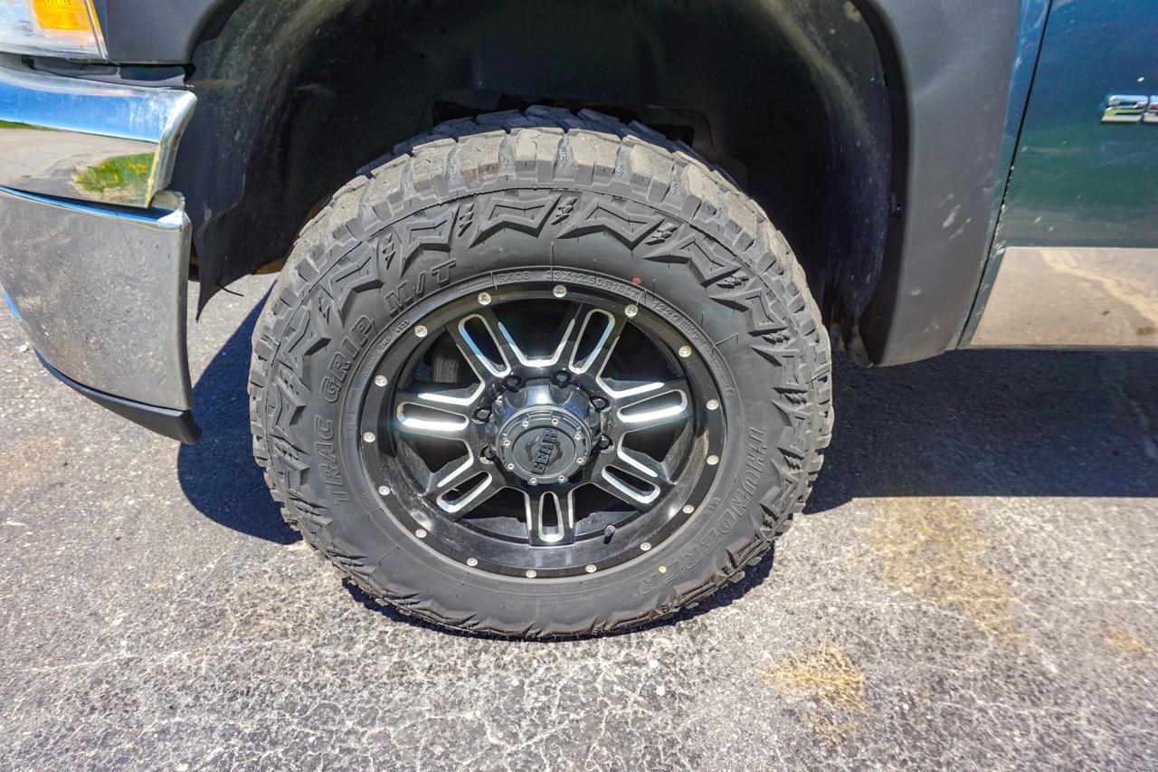 Chevrolet Silverado 2500HD 4WD Crew Cab 153.7" LT 2011