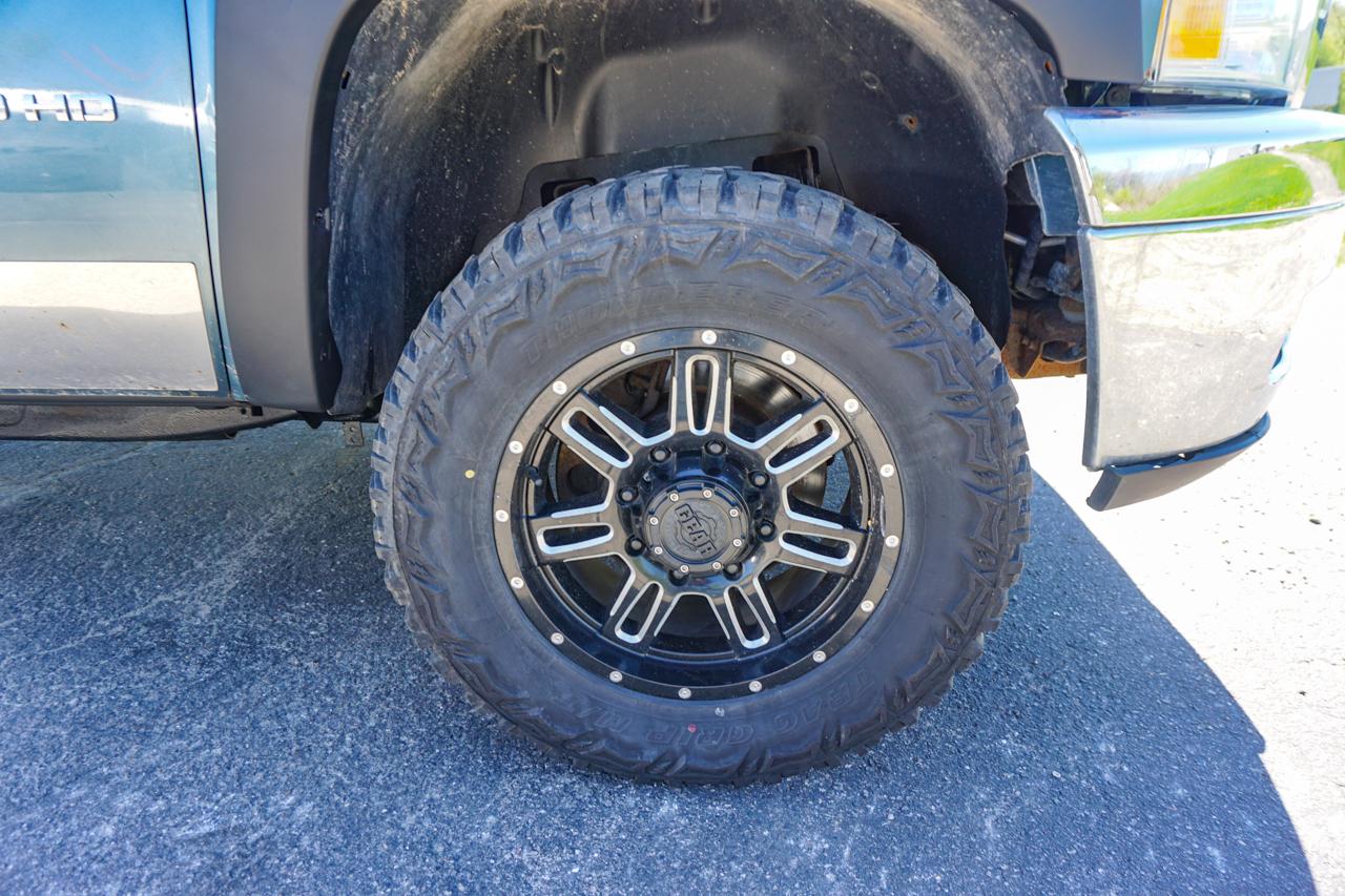 Chevrolet Silverado 2500HD 4WD Crew Cab 153.7" LT 2011