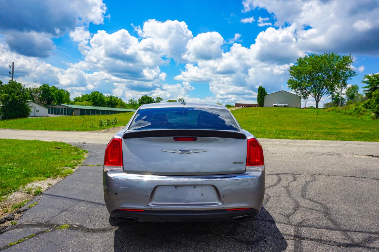 Chrysler 300 4dr Sdn Limited AWD 2015