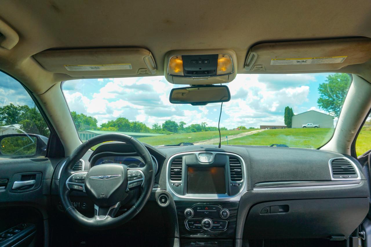 Chrysler 300 4dr Sdn Limited AWD 2015