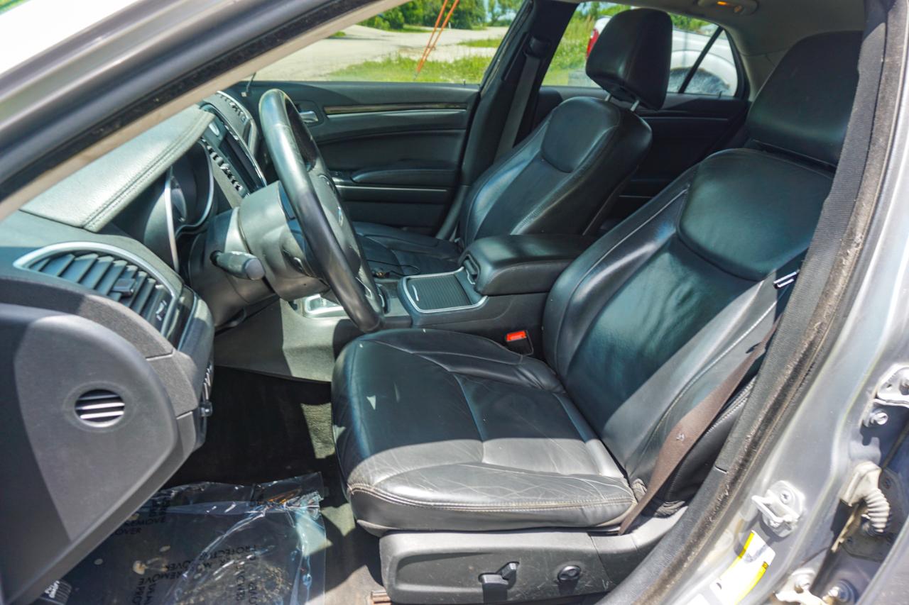 Chrysler 300 4dr Sdn Limited AWD 2015