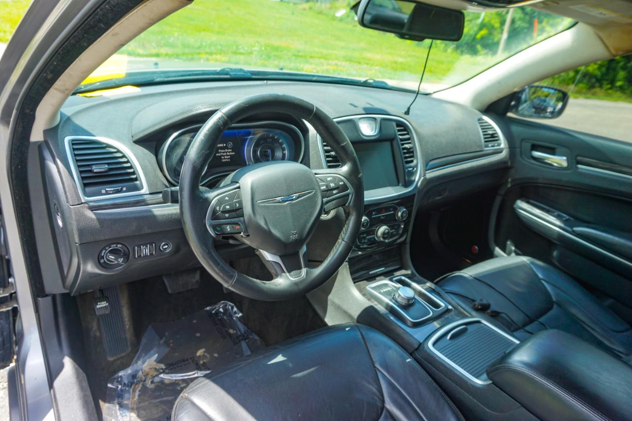 Chrysler 300 4dr Sdn Limited AWD 2015