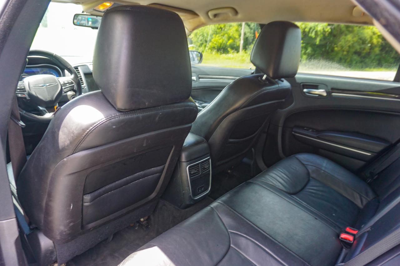 Chrysler 300 4dr Sdn Limited AWD 2015