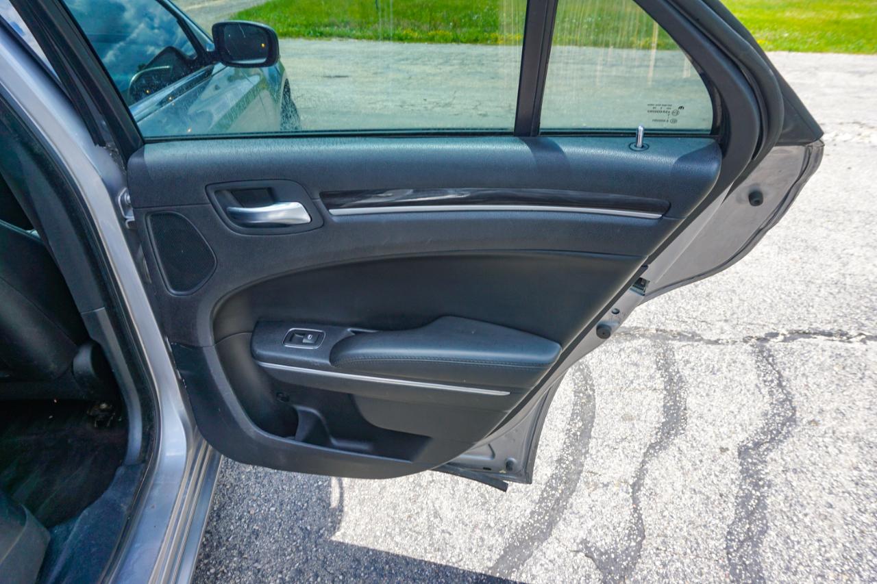 Chrysler 300 4dr Sdn Limited AWD 2015