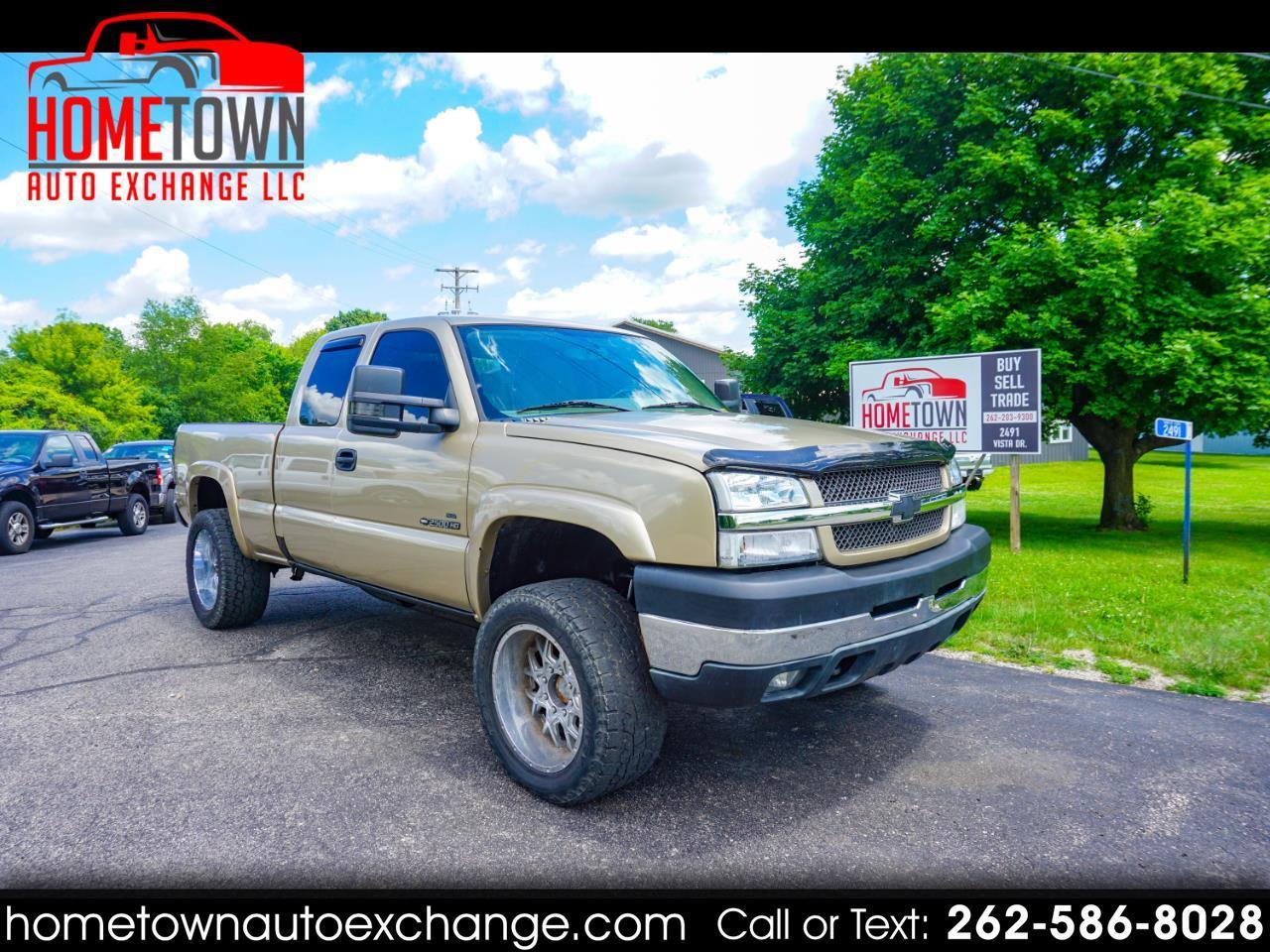 Chevrolet Silverado 2500HD Ext Cab 143.5" WB 4WD LS 2004