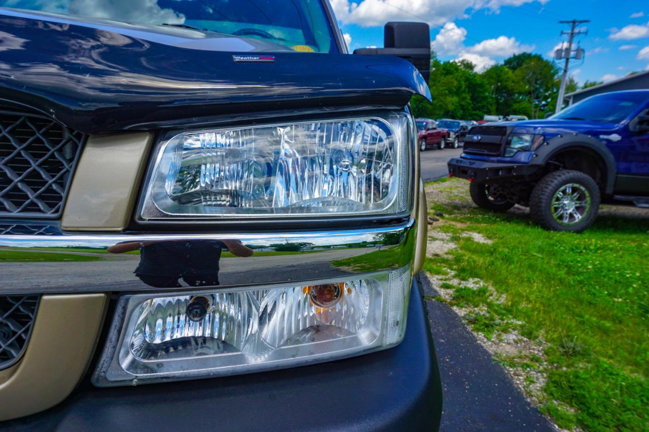 Chevrolet Silverado 2500HD Ext Cab 143.5" WB 4WD LS 2004