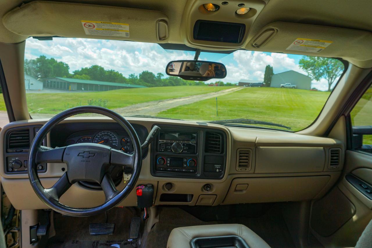 Chevrolet Silverado 2500HD Ext Cab 143.5" WB 4WD LS 2004