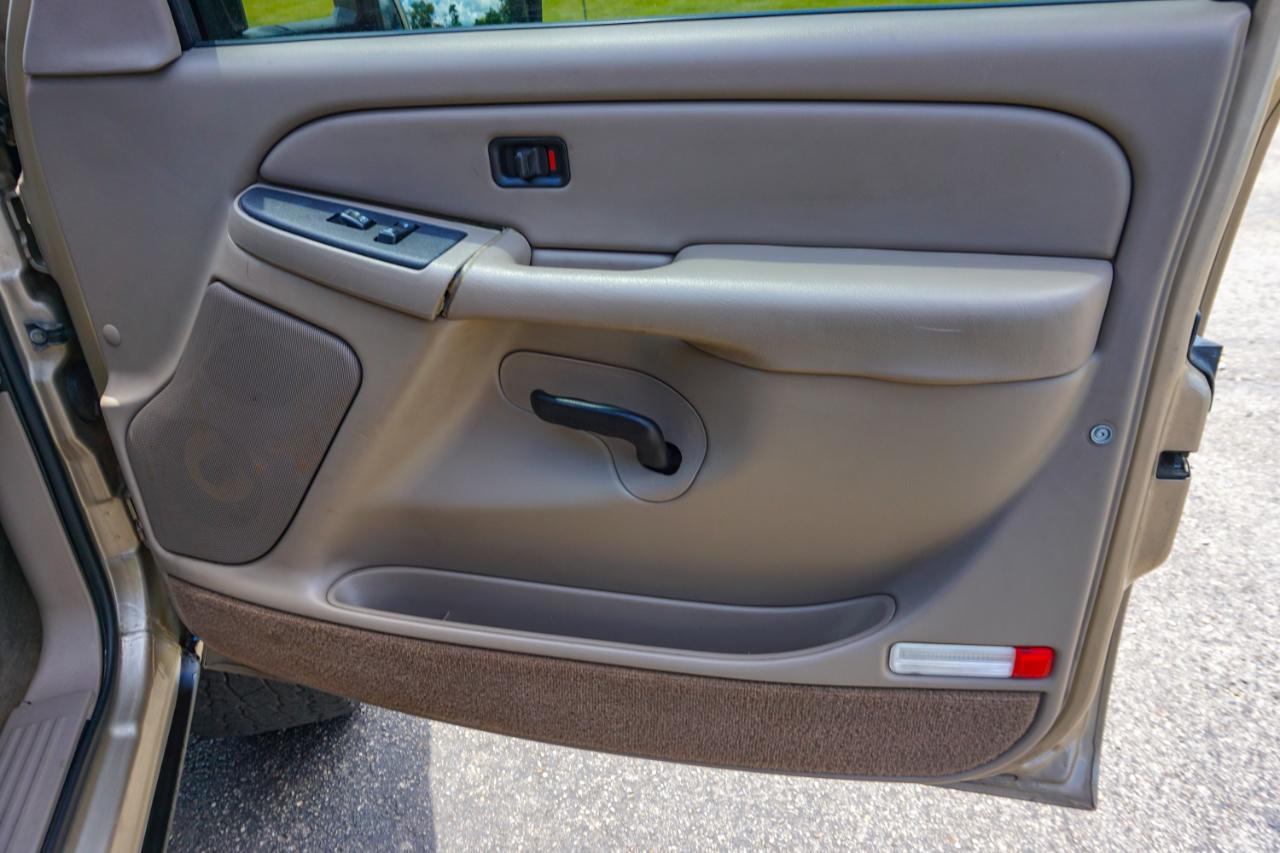 Chevrolet Silverado 2500HD Ext Cab 143.5" WB 4WD LS 2004