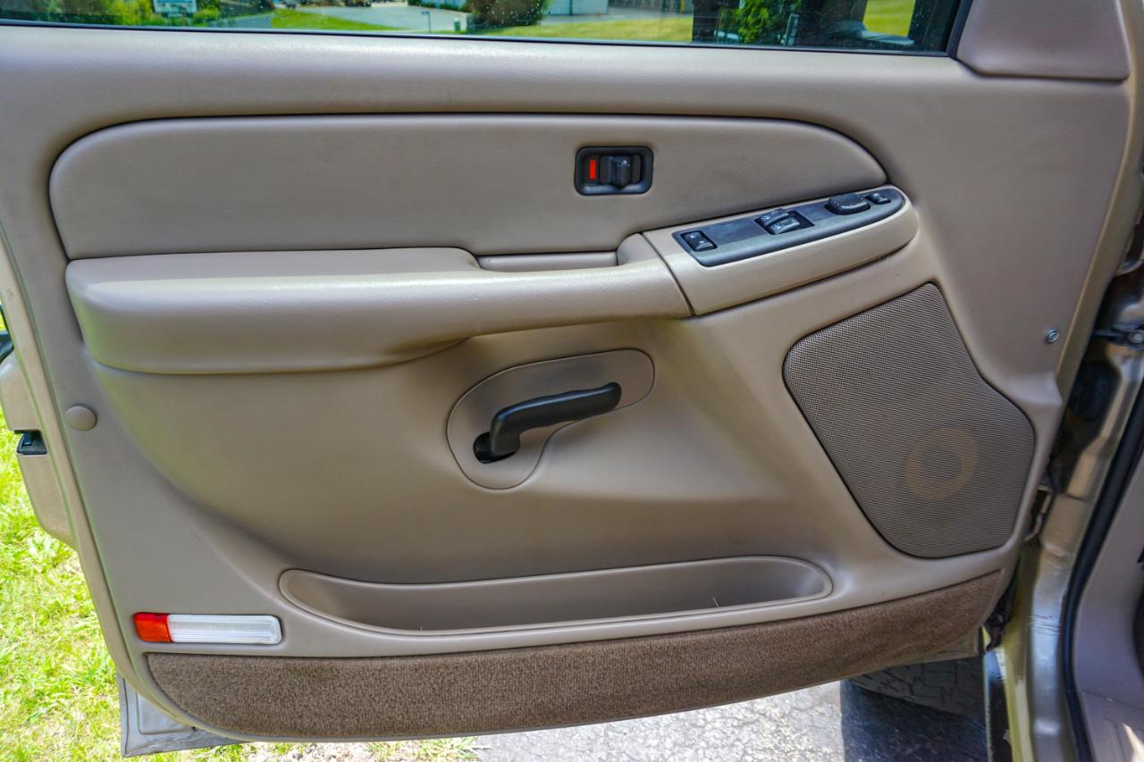 Chevrolet Silverado 2500HD Ext Cab 143.5" WB 4WD LS 2004