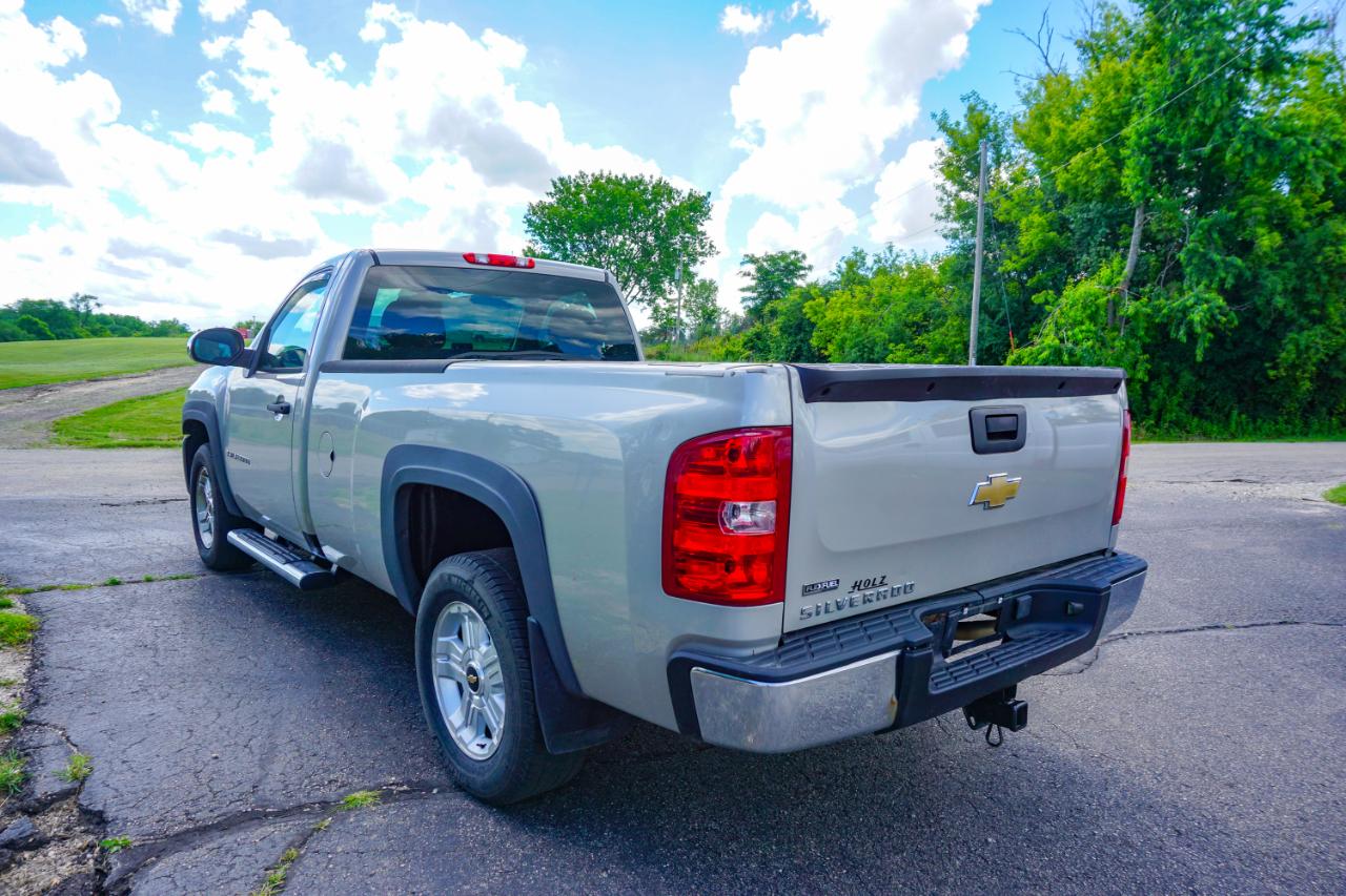 Chevrolet Silverado 1500 4WD Reg Cab 133.0" Work Truck 2008