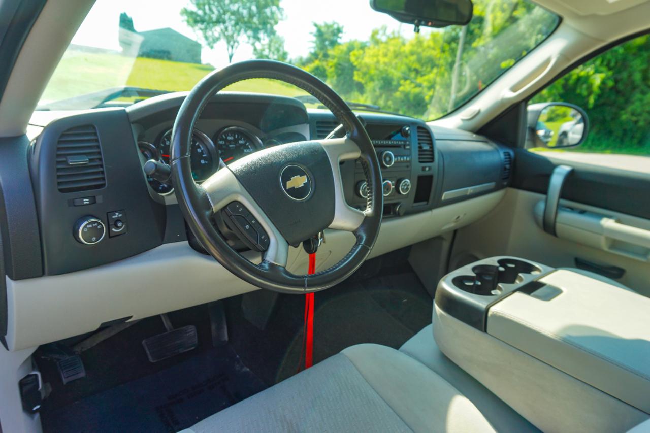 Chevrolet Silverado 1500 4WD Crew Cab 143.5" LT 2009