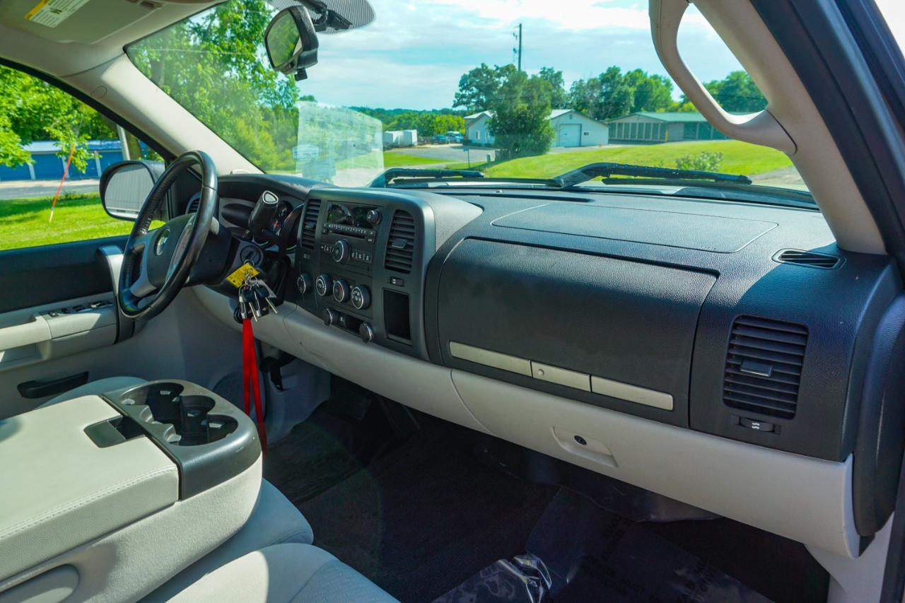 Chevrolet Silverado 1500 4WD Crew Cab 143.5" LT 2009