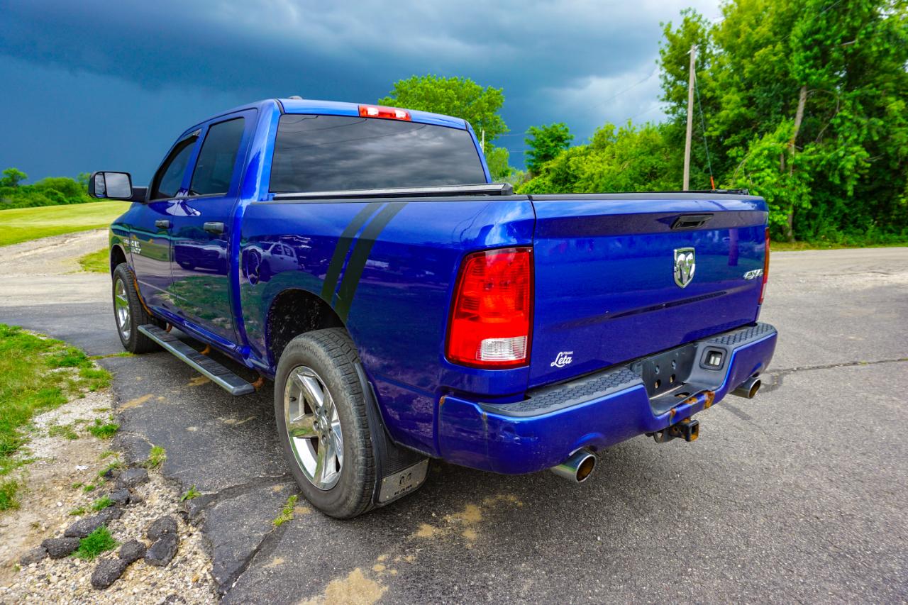 RAM 1500 4WD Crew Cab 140.5" Express 2015