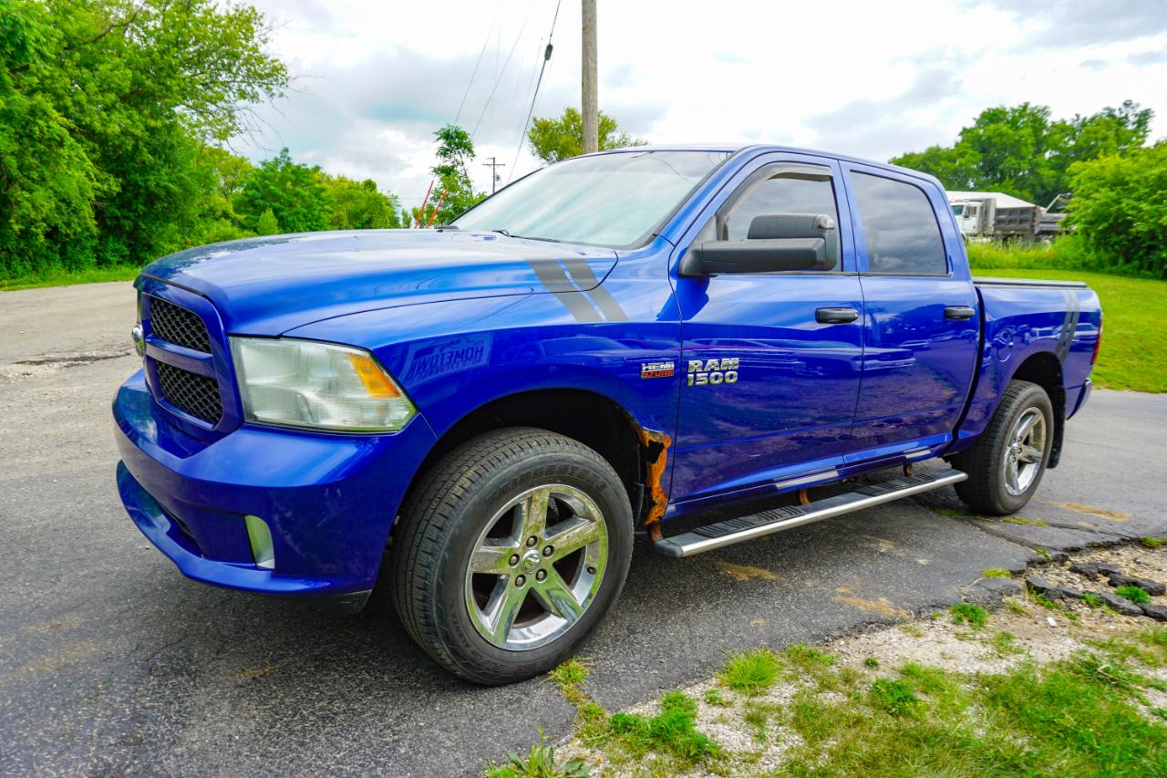 RAM 1500 4WD Crew Cab 140.5" Express 2015