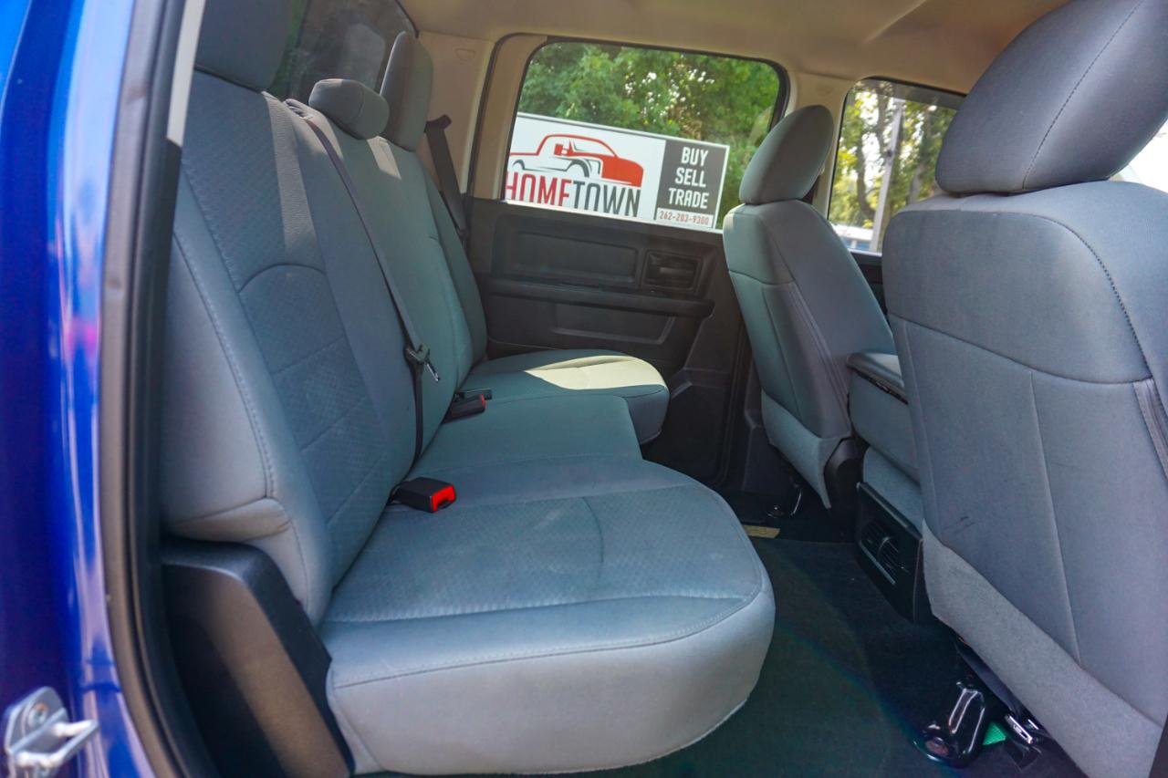 RAM 1500 4WD Crew Cab 140.5" Express 2015