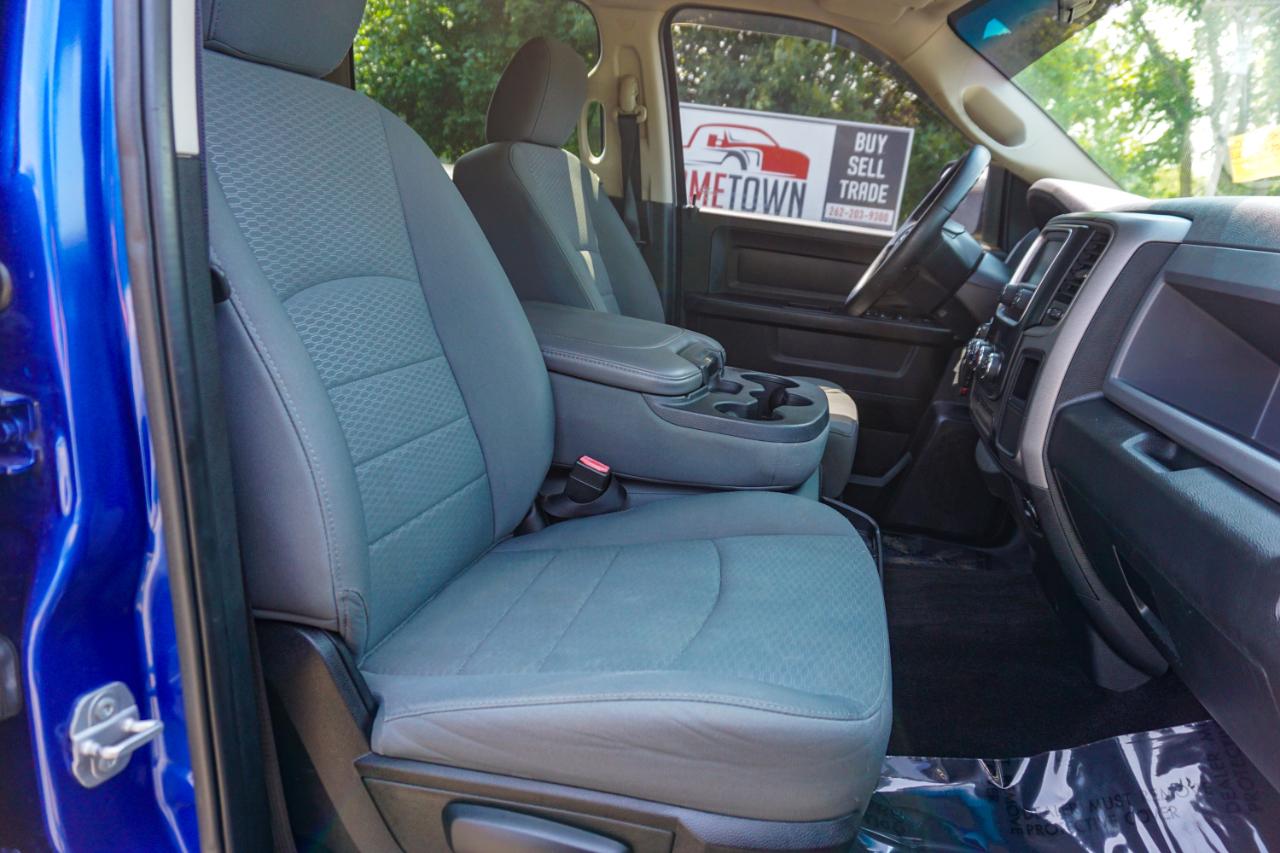 RAM 1500 4WD Crew Cab 140.5" Express 2015