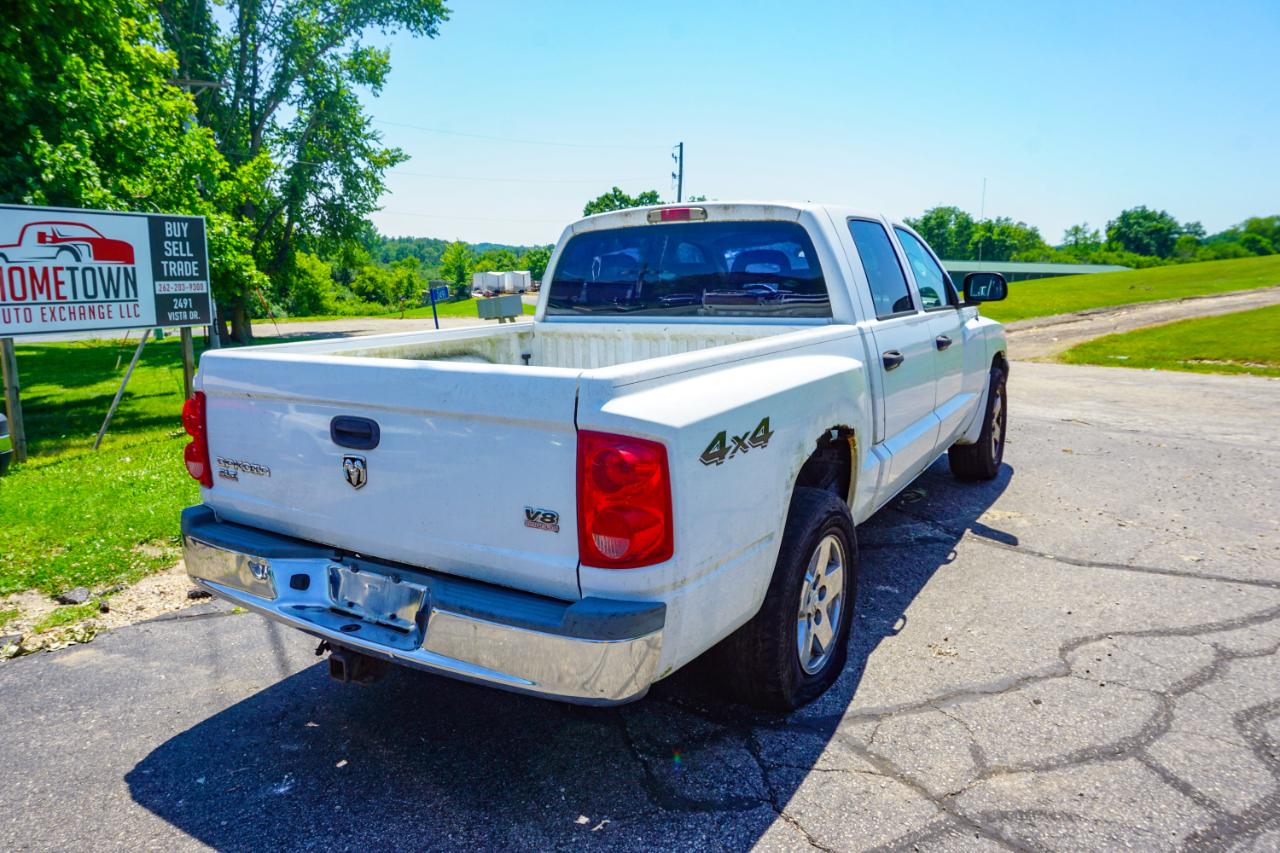 Dodge Dakota 4dr Quad Cab 131" WB 4WD SLT 2005