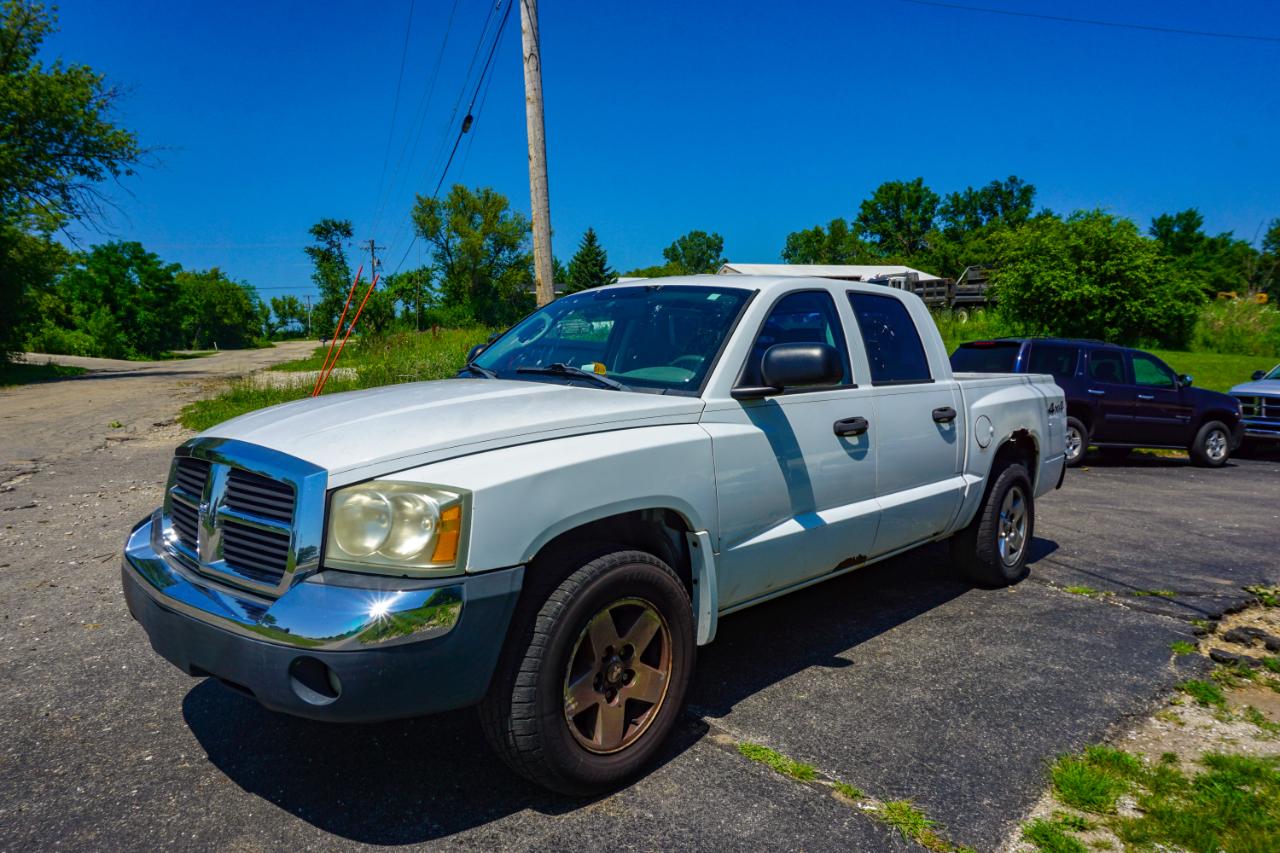 Dodge Dakota 4dr Quad Cab 131" WB 4WD SLT 2005