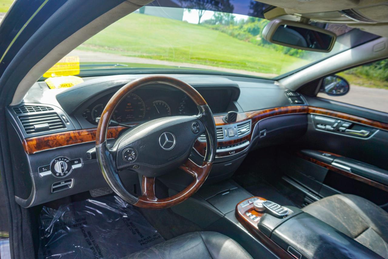 Mercedes-Benz S-Class 4dr Sdn 5.5L V12 RWD 2007
