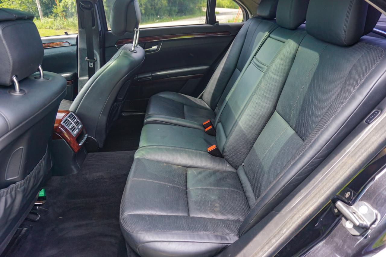 Mercedes-Benz S-Class 4dr Sdn 5.5L V12 RWD 2007