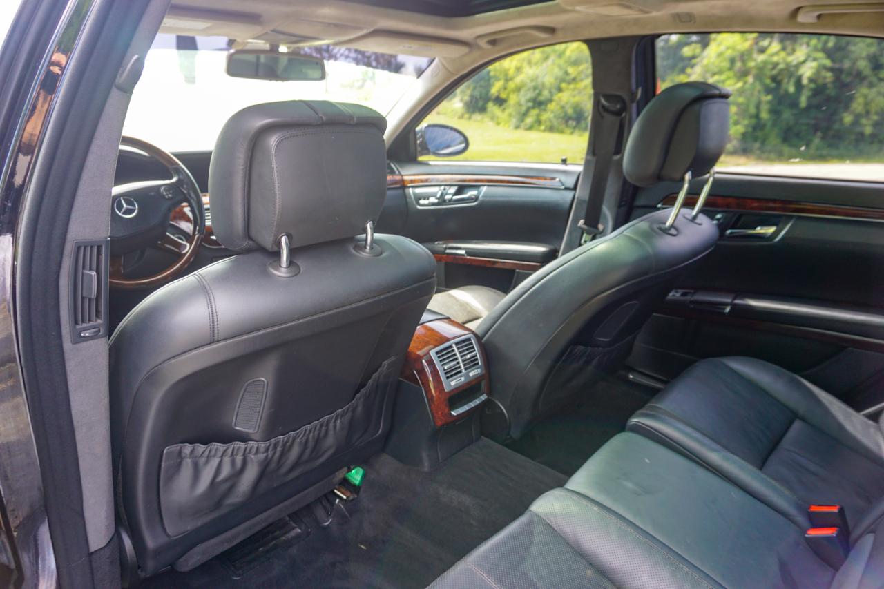 Mercedes-Benz S-Class 4dr Sdn 5.5L V12 RWD 2007