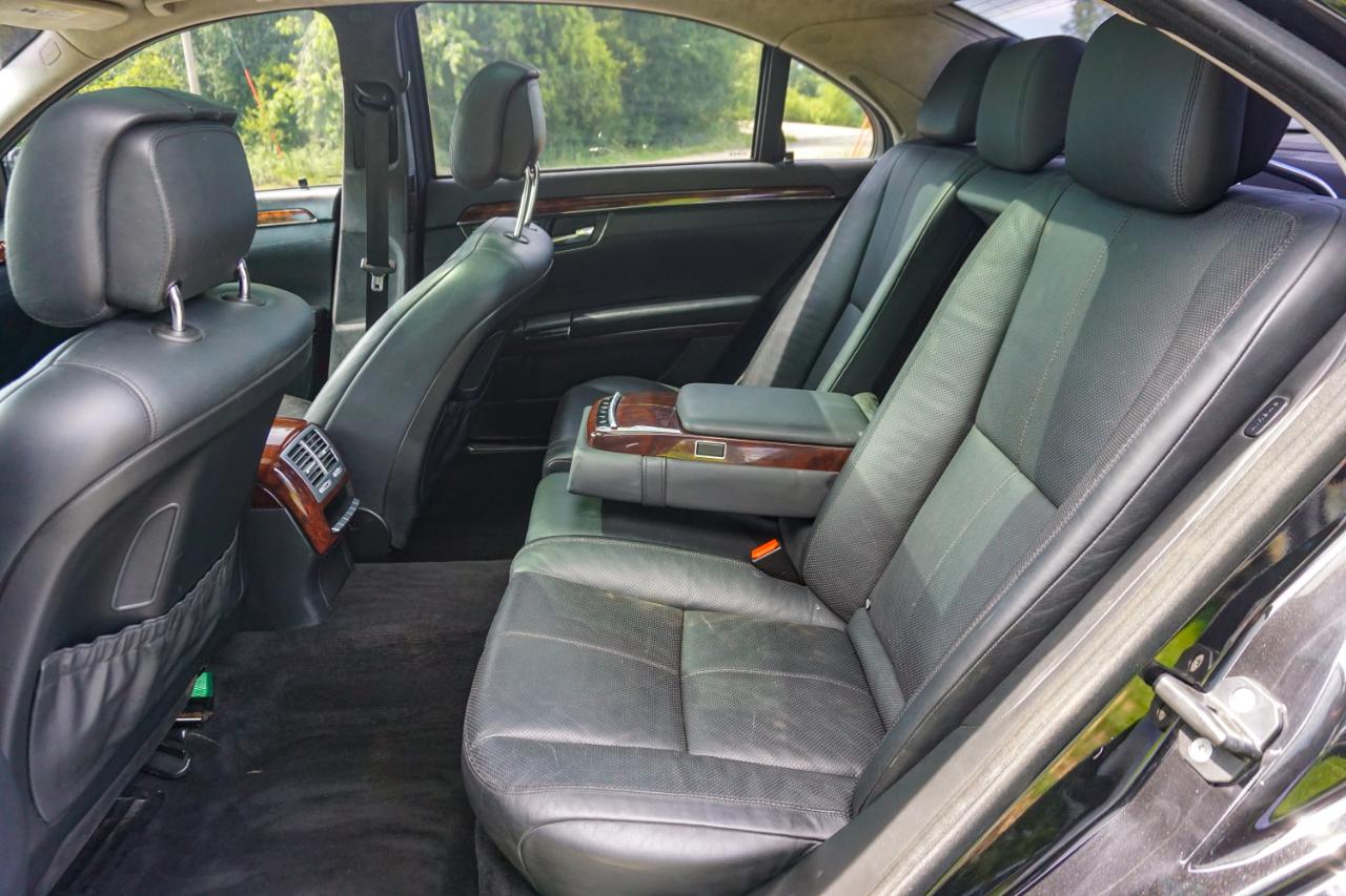 Mercedes-Benz S-Class 4dr Sdn 5.5L V12 RWD 2007