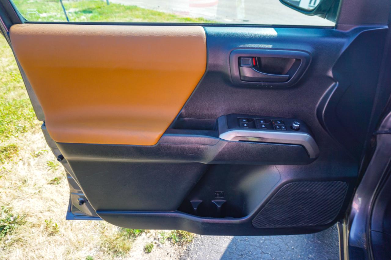 Toyota Tacoma 4WD Double Cab V6 MT TRD Off Road (Natl) 2016