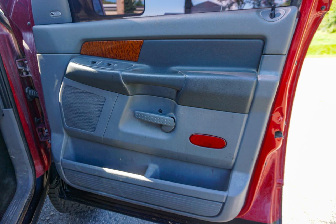 Dodge Ram 2500 4dr Quad Cab 140.5 4WD Laramie 2006