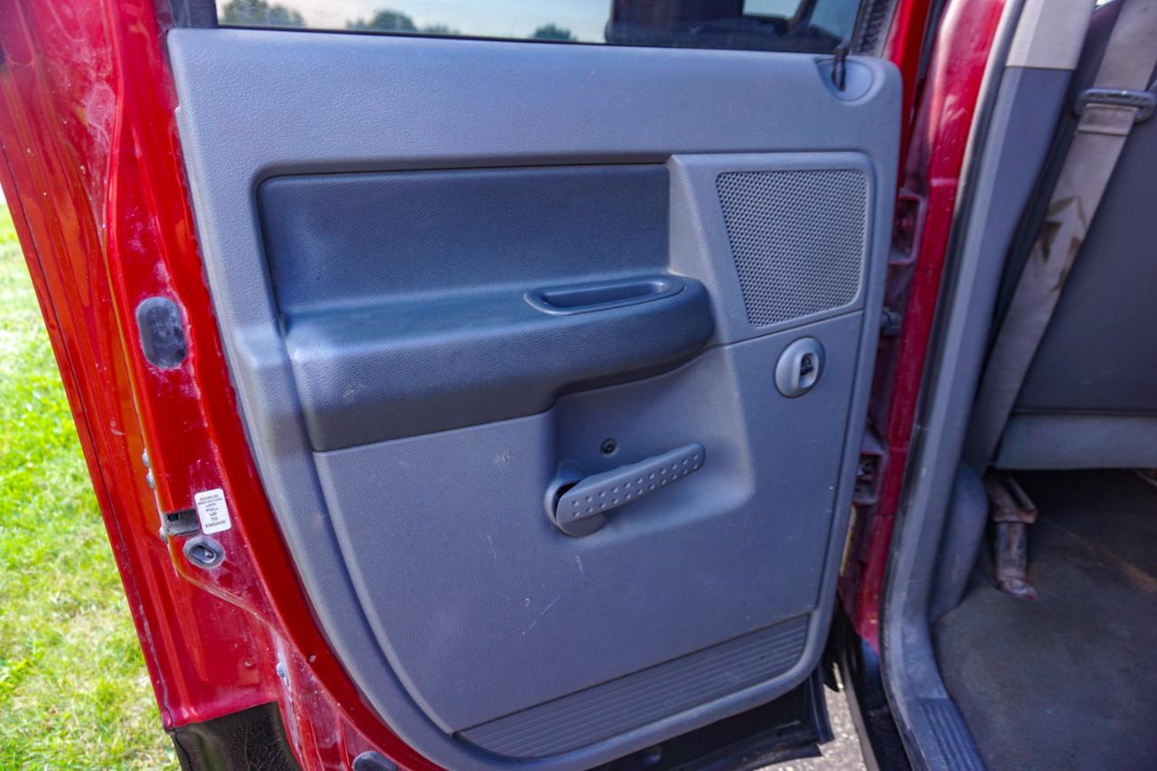 Dodge Ram 2500 4dr Quad Cab 140.5 4WD Laramie 2006