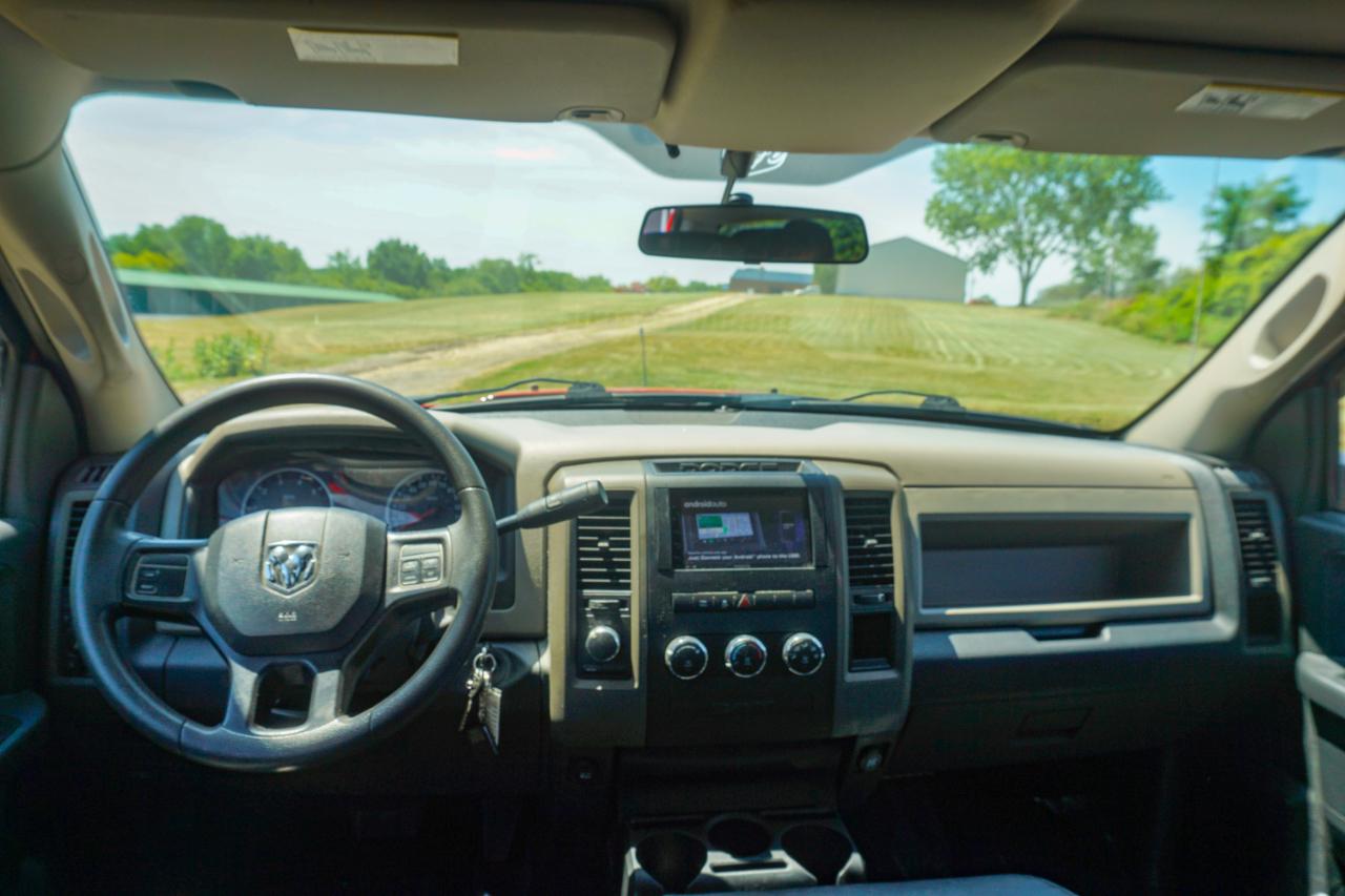 RAM 1500 4WD Quad Cab 140.5" Express 2012