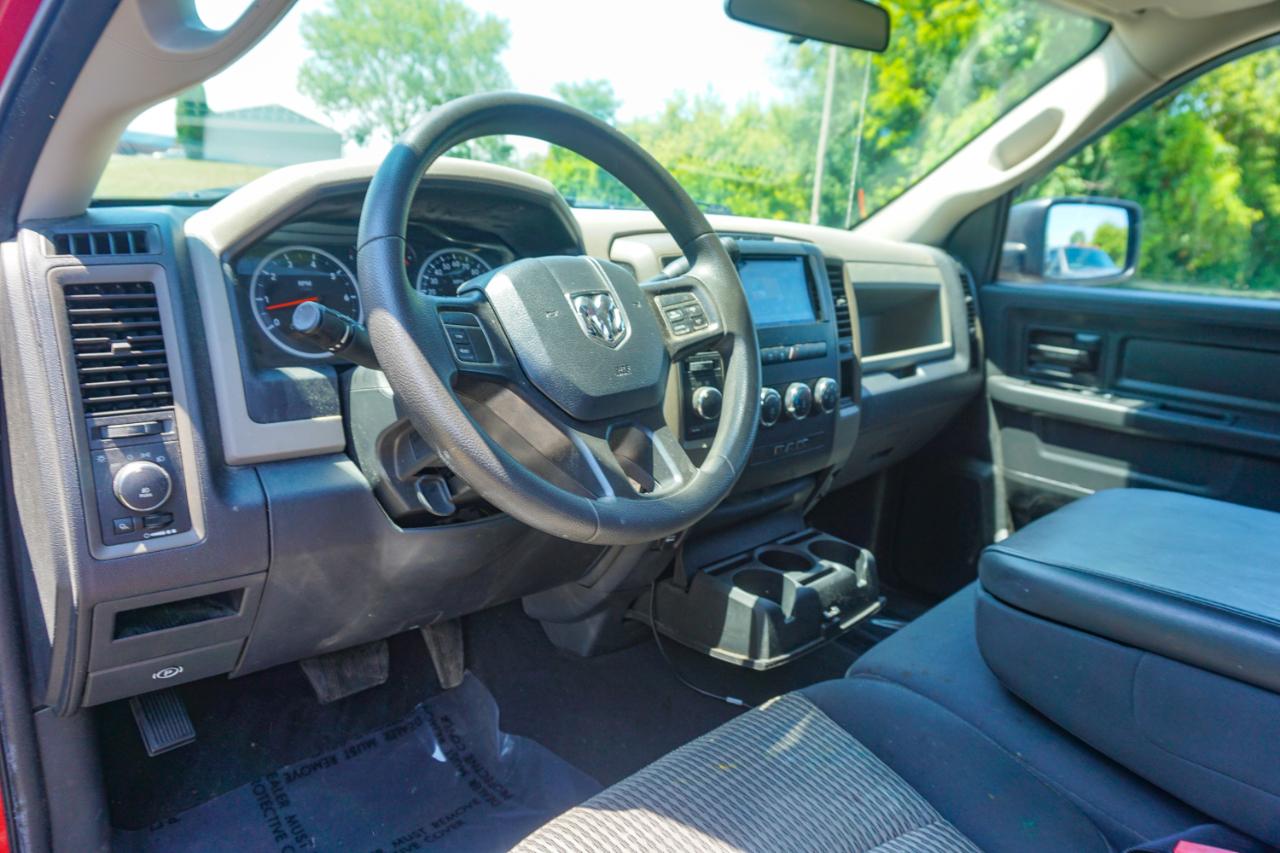 RAM 1500 4WD Quad Cab 140.5" Express 2012