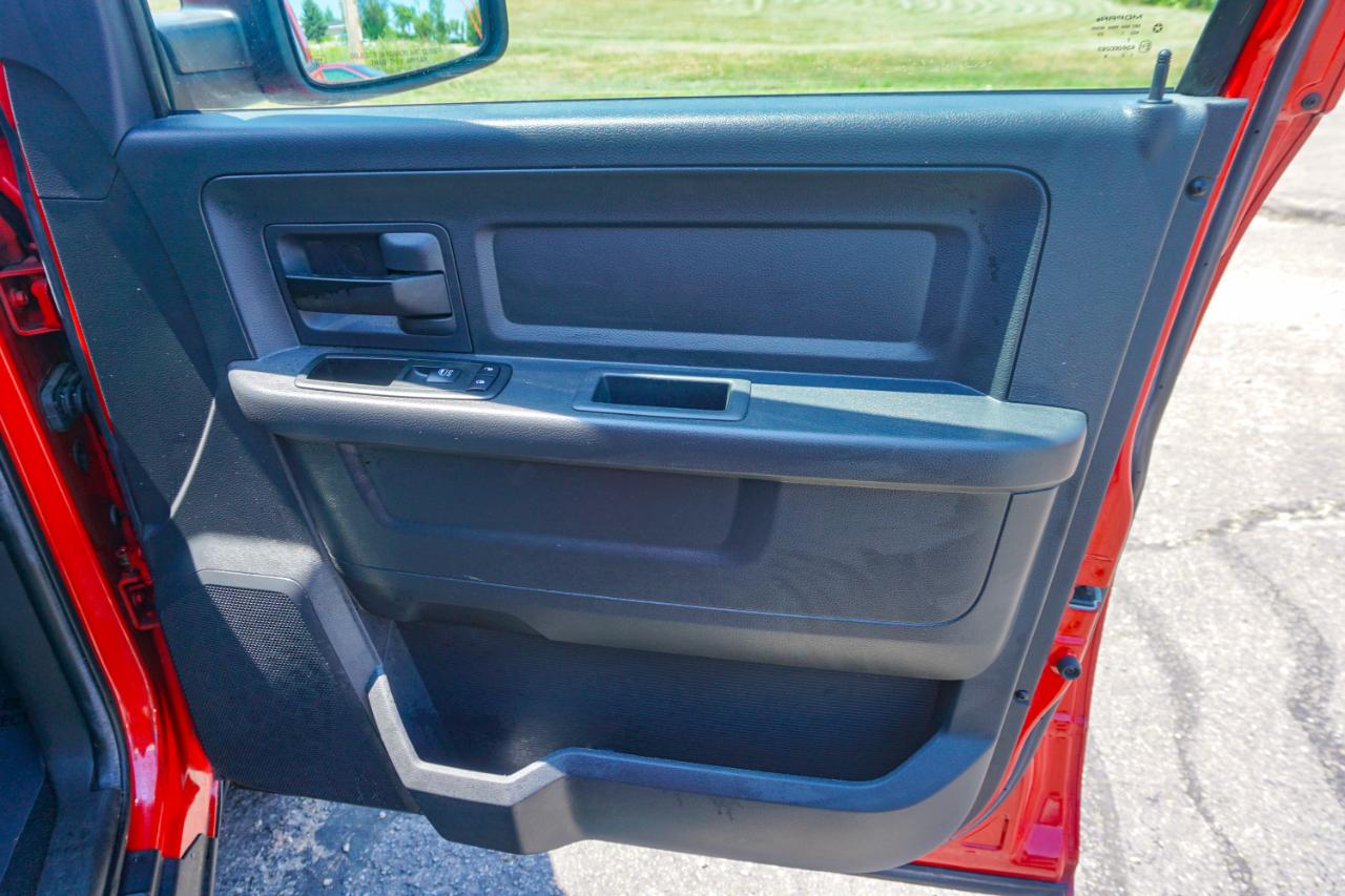 RAM 1500 4WD Quad Cab 140.5" Express 2012