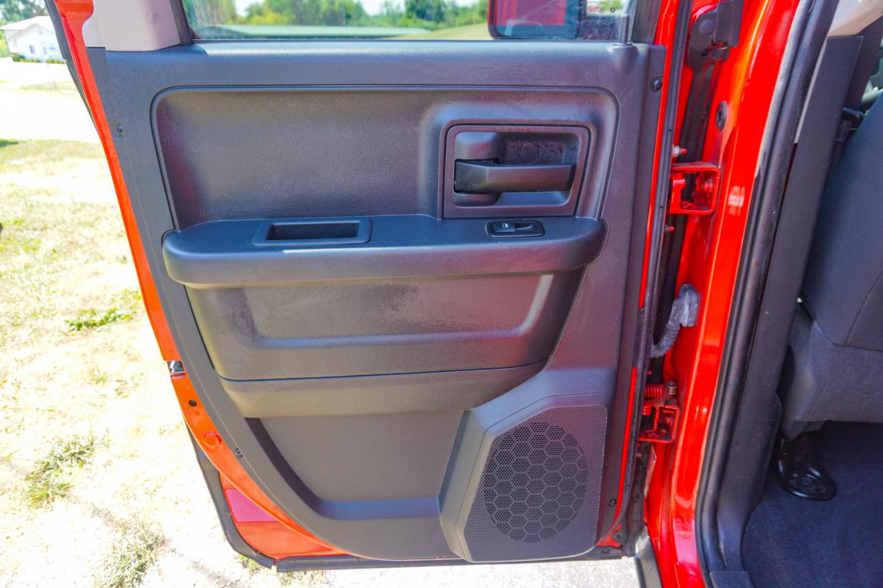 RAM 1500 4WD Quad Cab 140.5" Express 2012