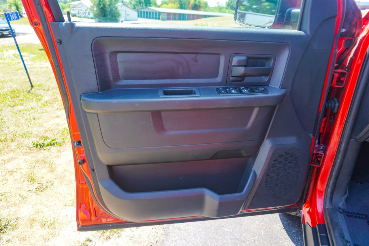 RAM 1500 4WD Quad Cab 140.5" Express 2012