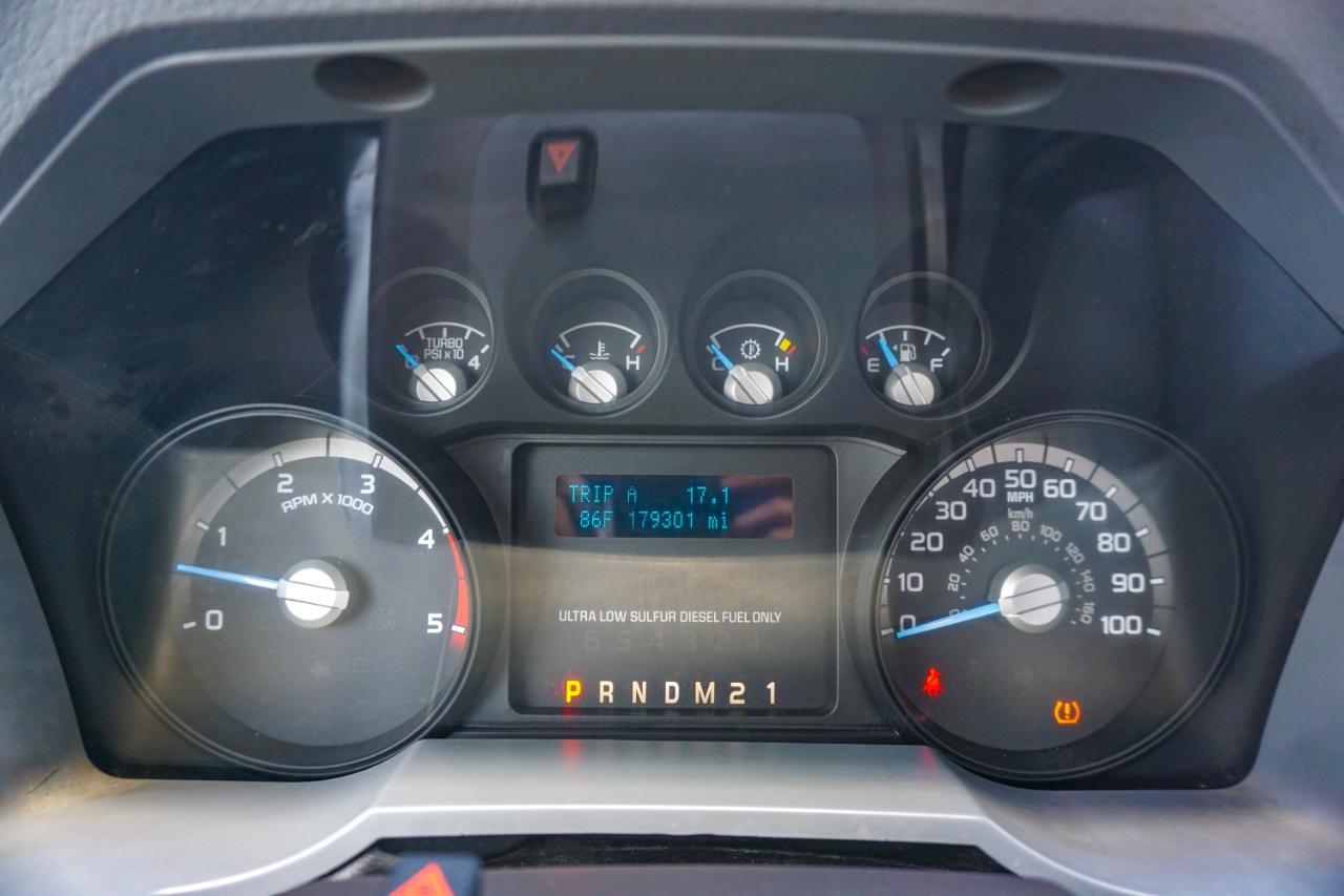 Ford Super Duty F-350 SRW 4WD Reg Cab 137" XLT 2015