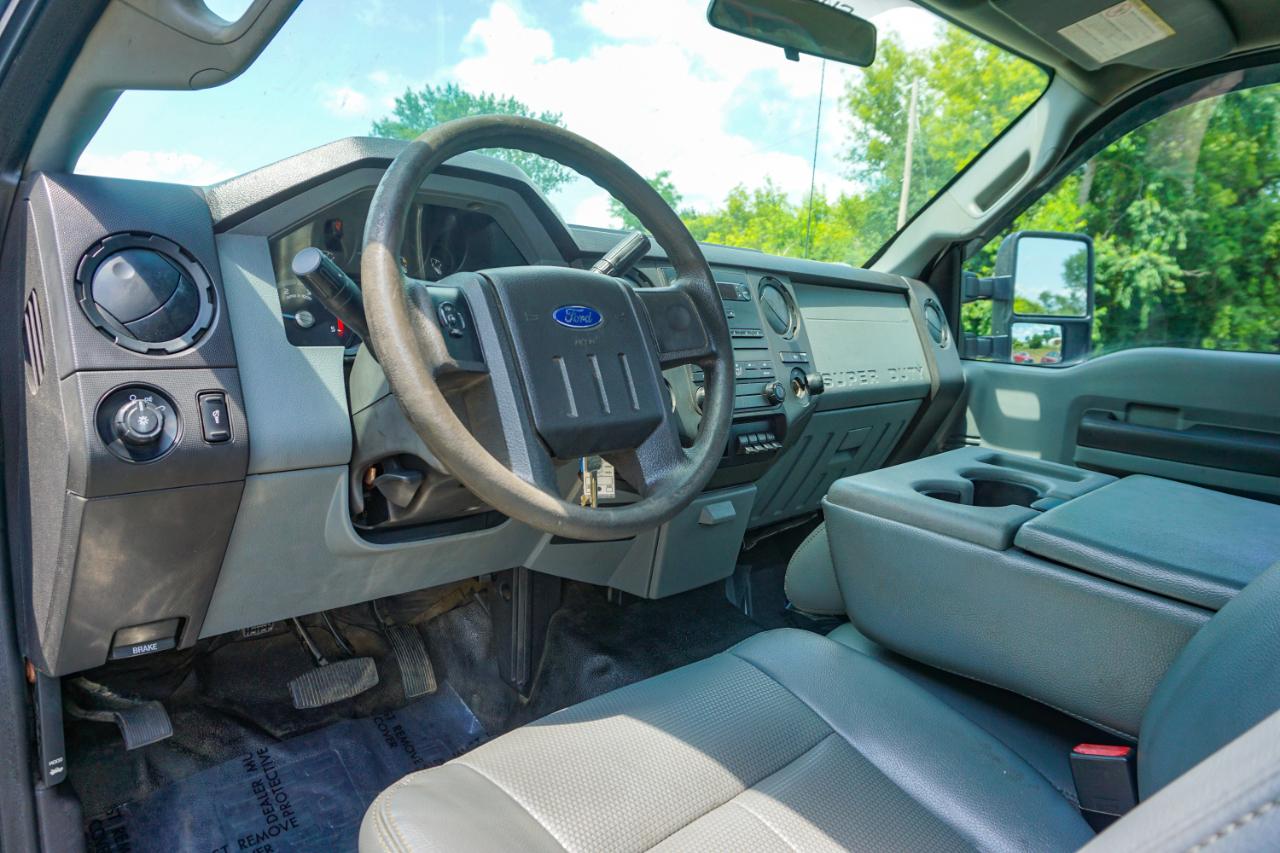 Ford Super Duty F-350 SRW 4WD Reg Cab 137" XLT 2015