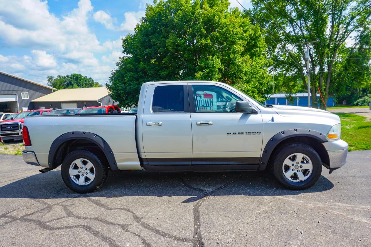 RAM 1500 4WD Quad Cab 140.5" SLT 2011