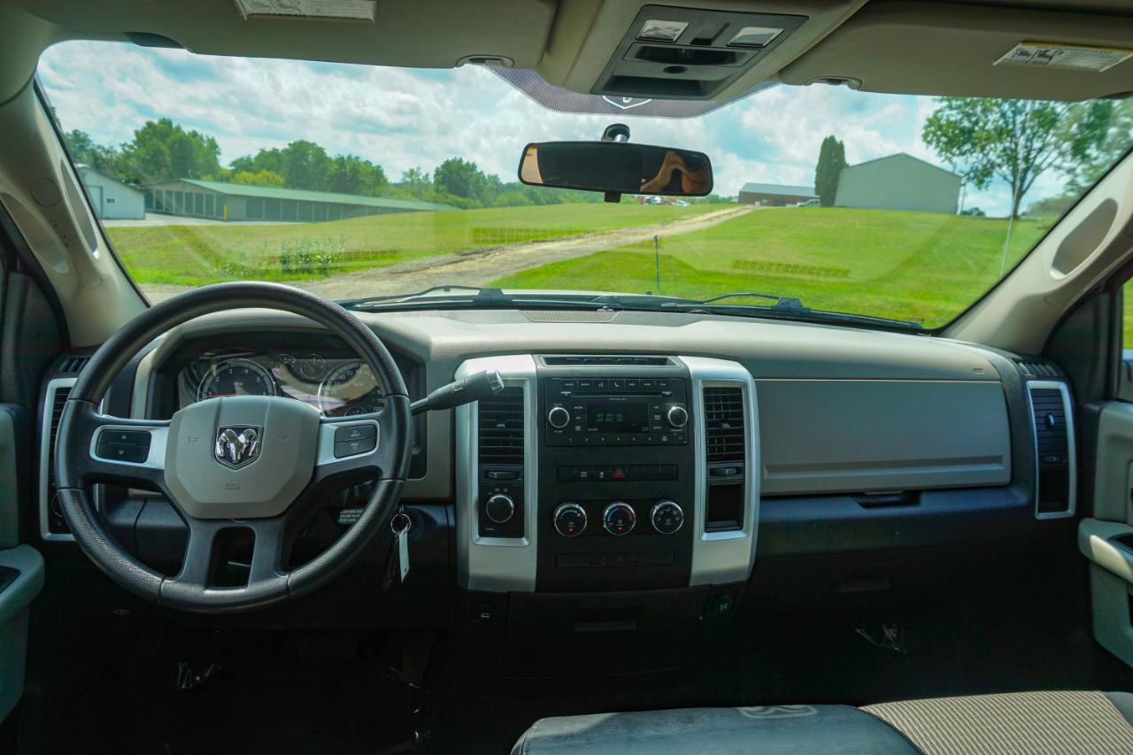 RAM 1500 4WD Quad Cab 140.5" SLT 2011