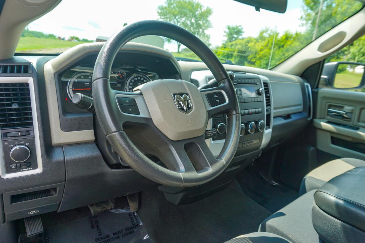 RAM 1500 4WD Quad Cab 140.5" SLT 2011