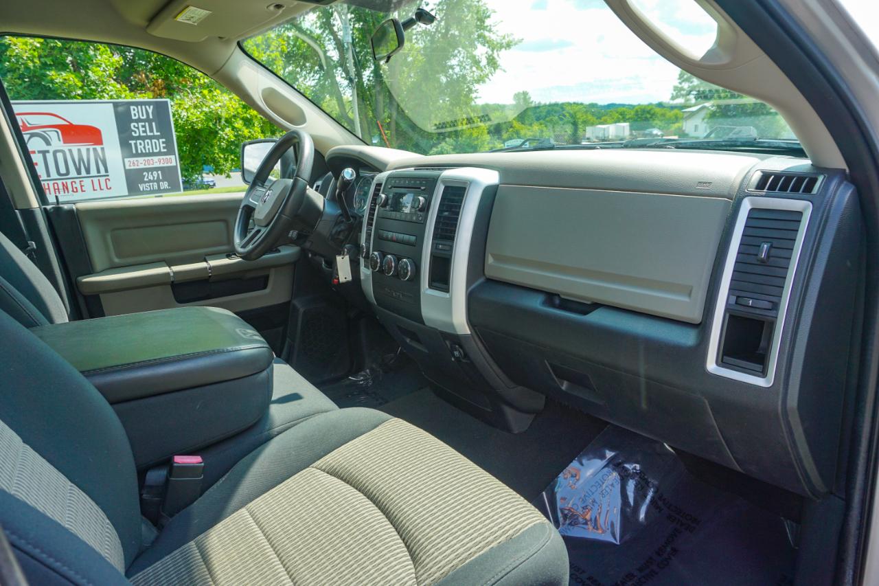RAM 1500 4WD Quad Cab 140.5" SLT 2011