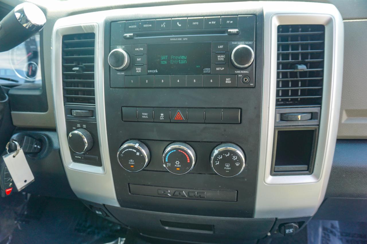RAM 1500 4WD Quad Cab 140.5" SLT 2011