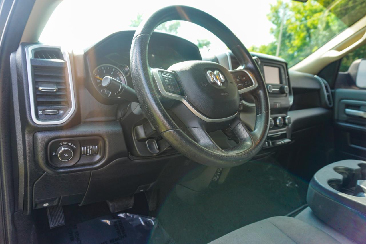 RAM 2500 Big Horn 4x4 Crew Cab 8' Box 2019