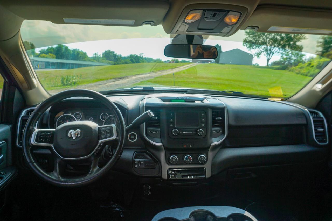 RAM 2500 Big Horn 4x4 Crew Cab 8' Box 2019