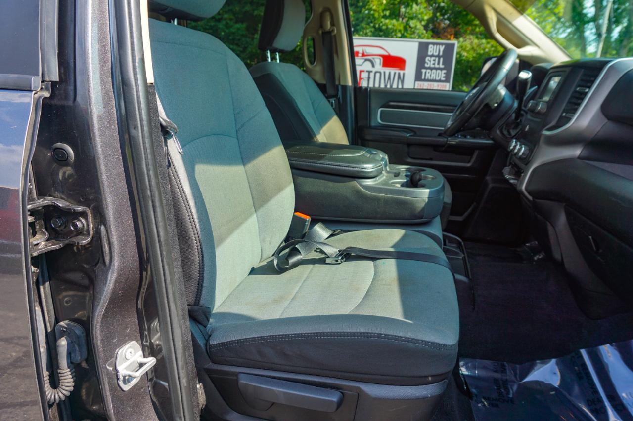 RAM 2500 Big Horn 4x4 Crew Cab 8' Box 2019