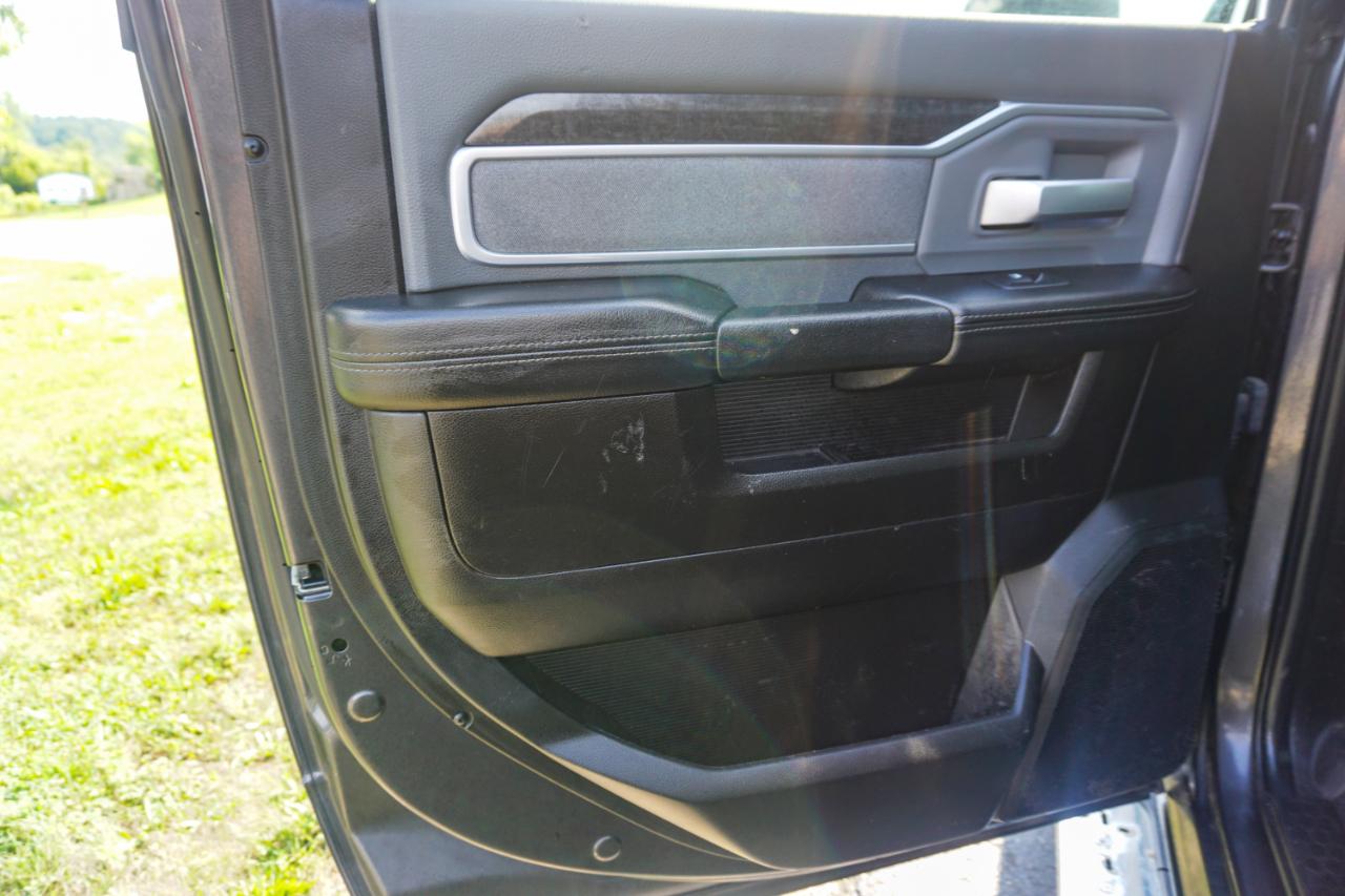 RAM 2500 Big Horn 4x4 Crew Cab 8' Box 2019