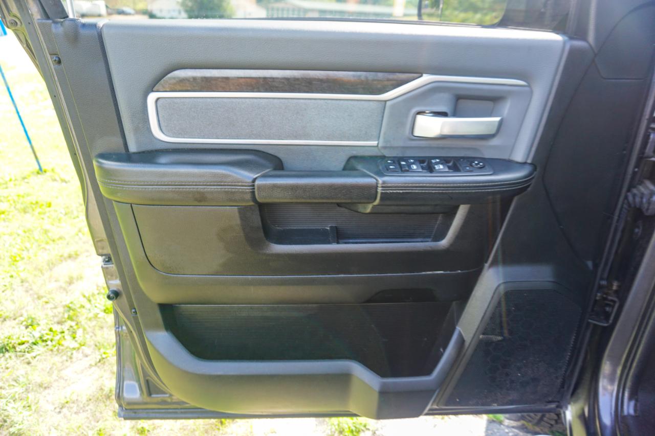 RAM 2500 Big Horn 4x4 Crew Cab 8' Box 2019
