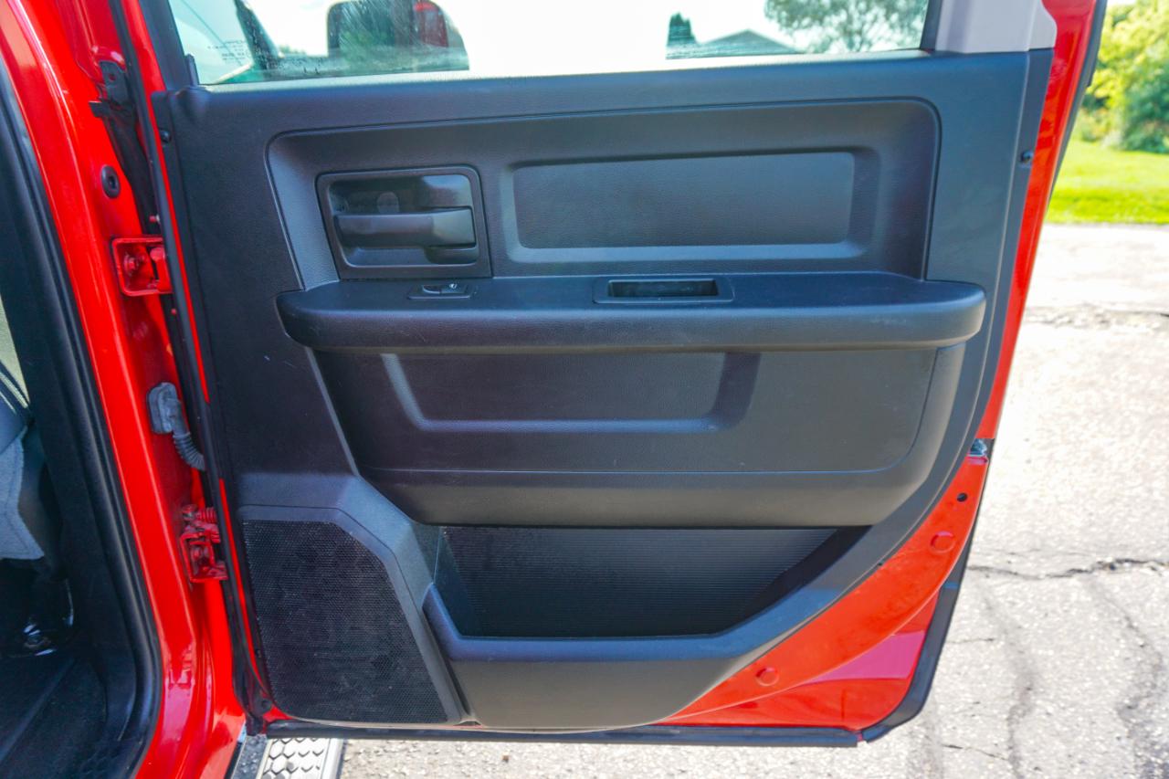 RAM 3500 4WD Crew Cab 169" Tradesman 2016