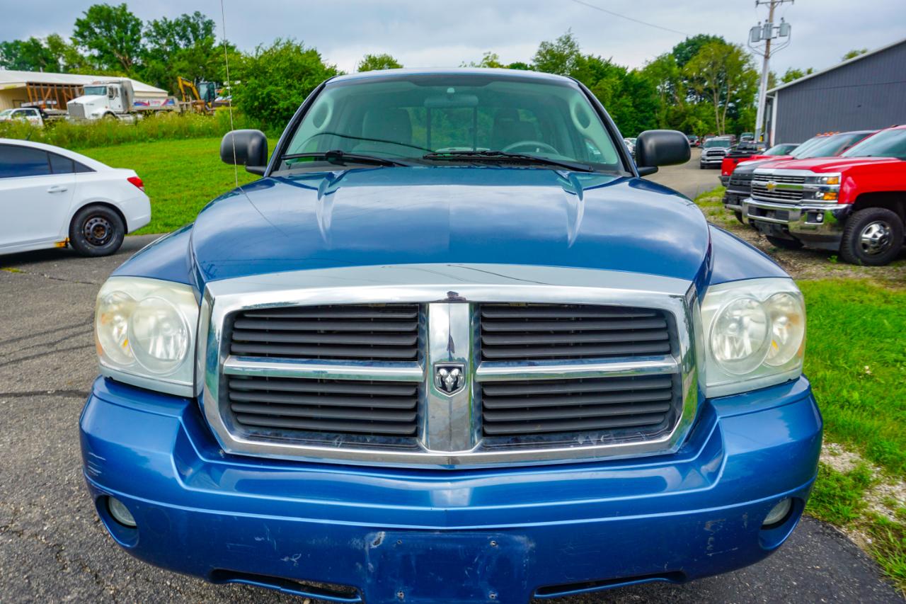 Dodge Dakota 2dr Club Cab 131" WB 4WD SLT 2005