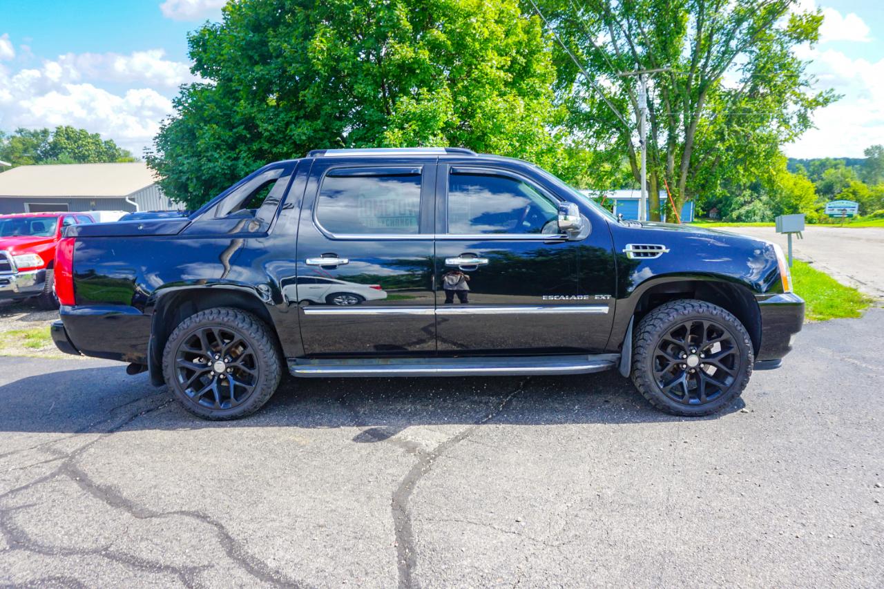 Cadillac Escalade EXT AWD 4dr Base 2011