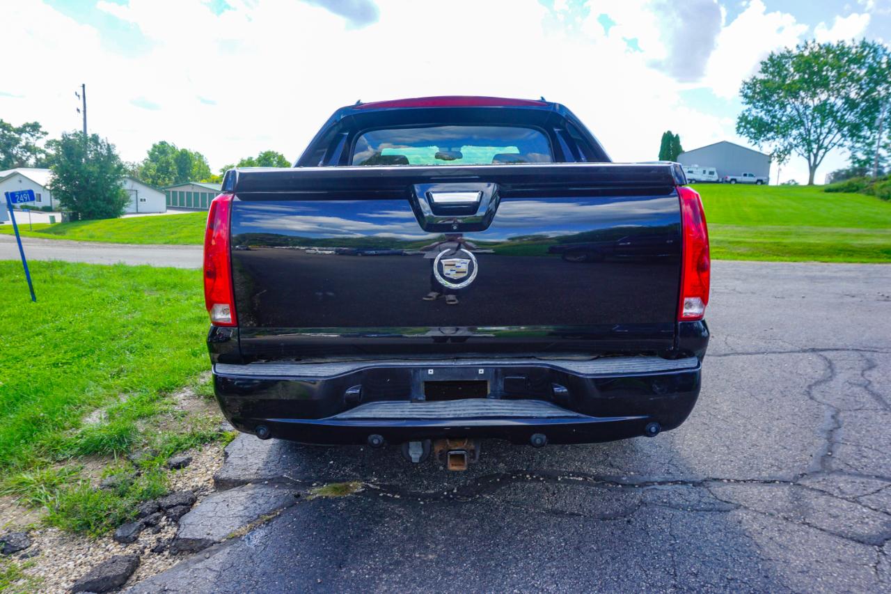 Cadillac Escalade EXT AWD 4dr Base 2011
